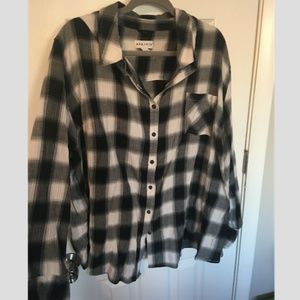 Ava & Viv Black & White Plaid Button Down Blouse
